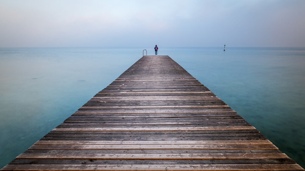 Giuseppe Milo - Girl on Garda lake - Sirmione, Italy